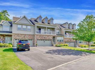 162 N River Dr, Beacon, NY