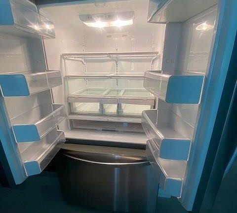 4th image of 645 W 9th St APT 319