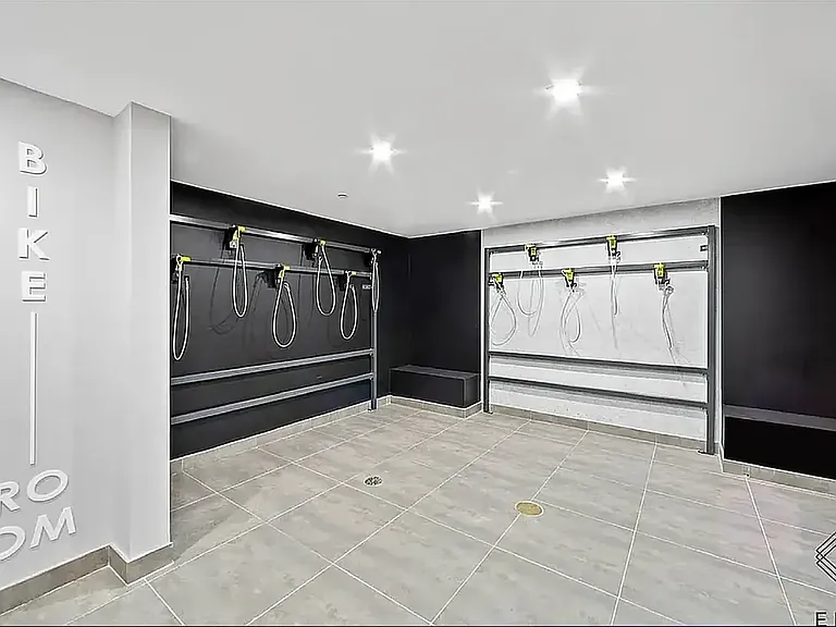 290 Linden Blvd #3E — Photo 6