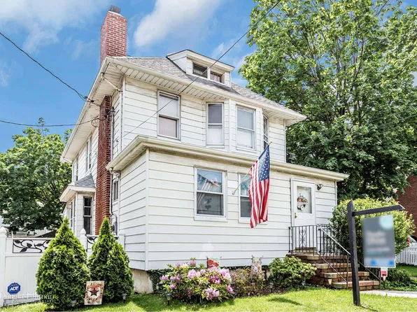 148-20 Kalmia Avenue image 1 of 10