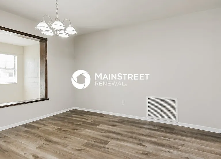 1660 Thoreau St — Photo 9