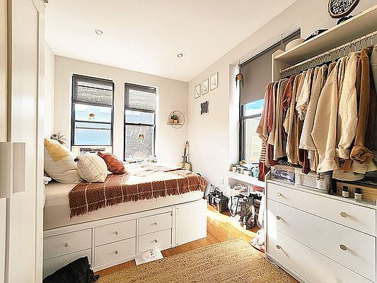 2nd image of 815 W 180th St #544