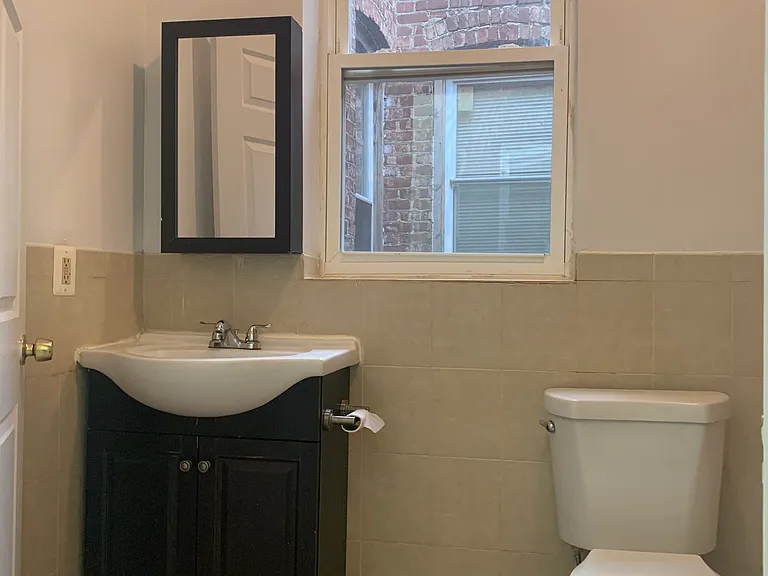 165 Sherman Ave #2 — Photo 7