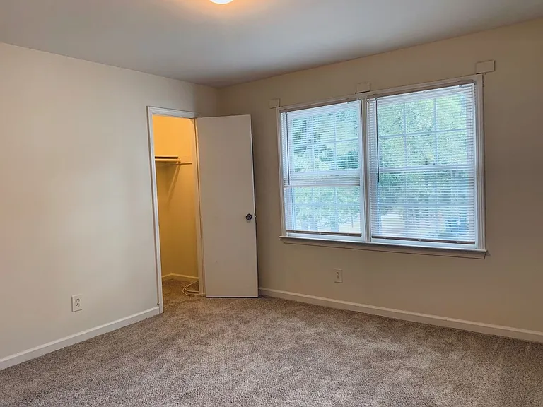 208 Green Acre Ln #212 — Photo 10