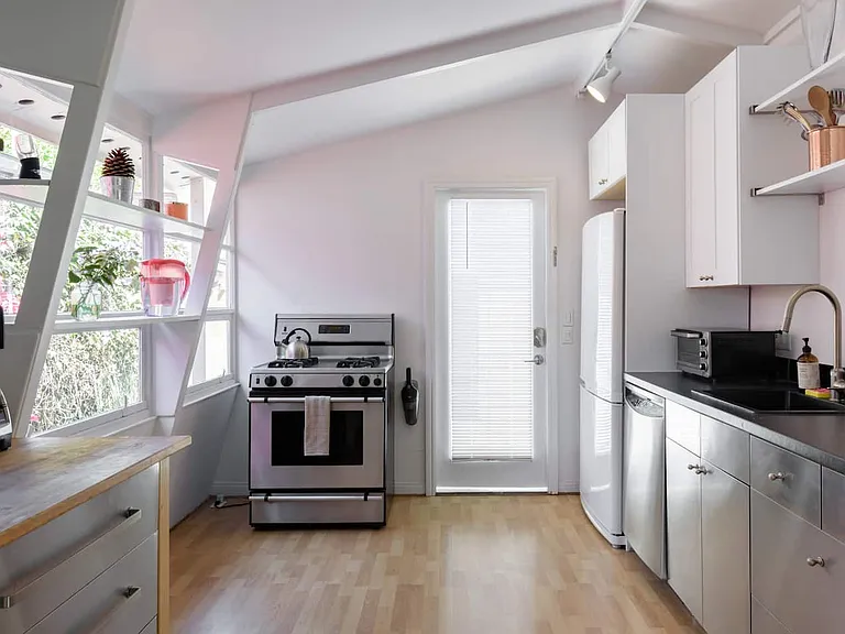 732 Marco Pl — Photo 16