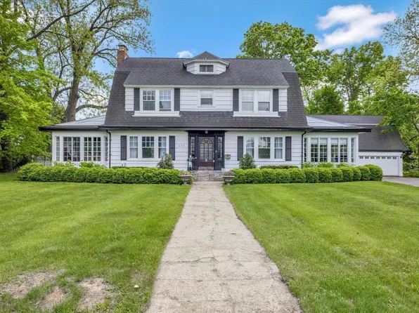 215 West Walworth STREET, Elkhorn, WI 53121