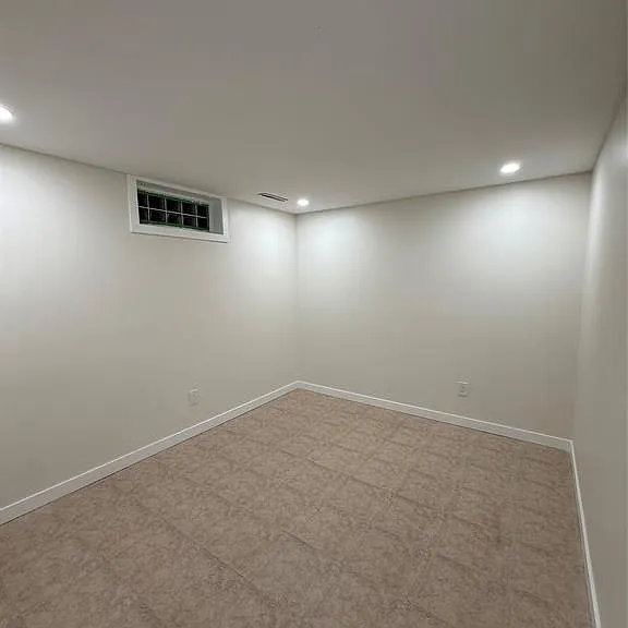 2449 Alexandra Ave — Photo 12
