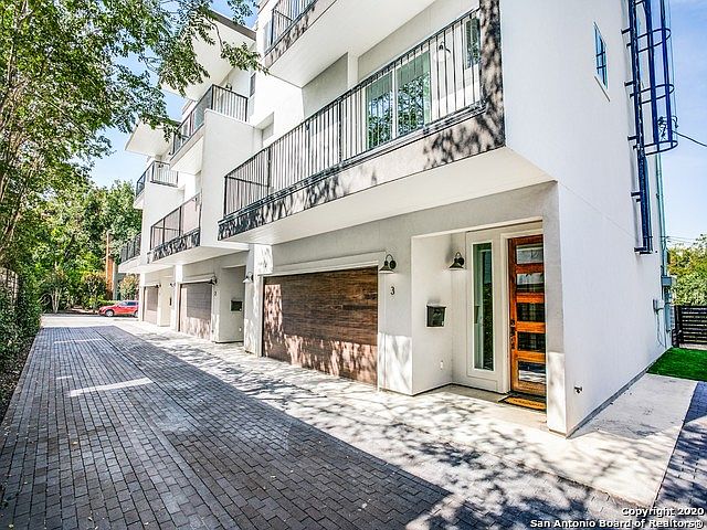 1st image of 127 Marcia Pl #3