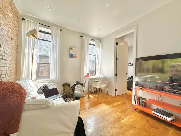 246 Pacific Street image 1 of 8