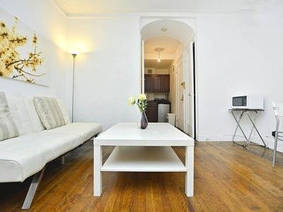 4th image of 305 E 44th St APT 2D
