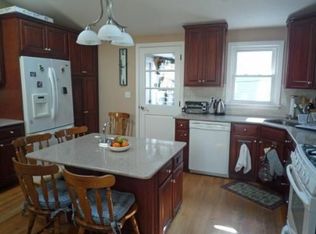 11 Deer Cove St, Lynn, MA 01902