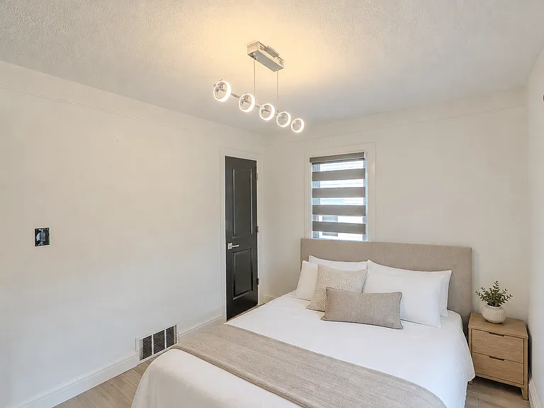 1328 McLean Ave — Photo 7