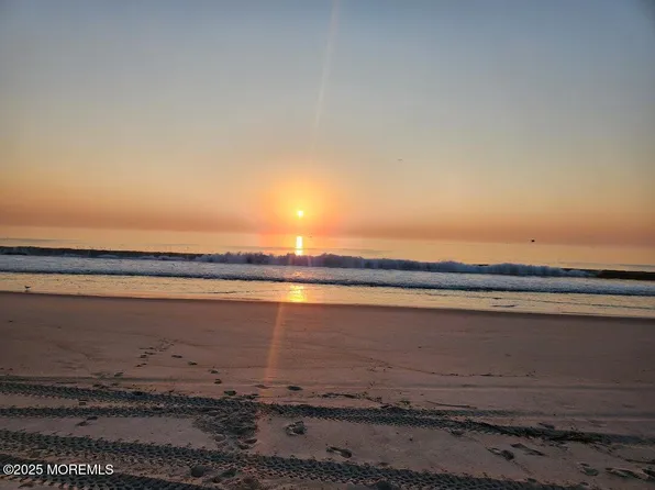 260 Ocean Ave APT 18A, Sea Bright, NJ 07760