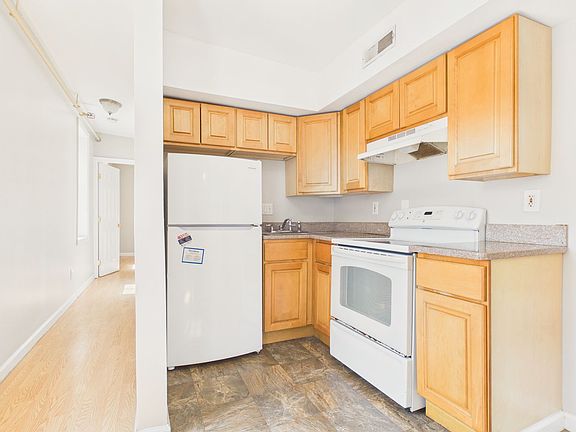 3rd image of 1001 N 3rd St APT 4