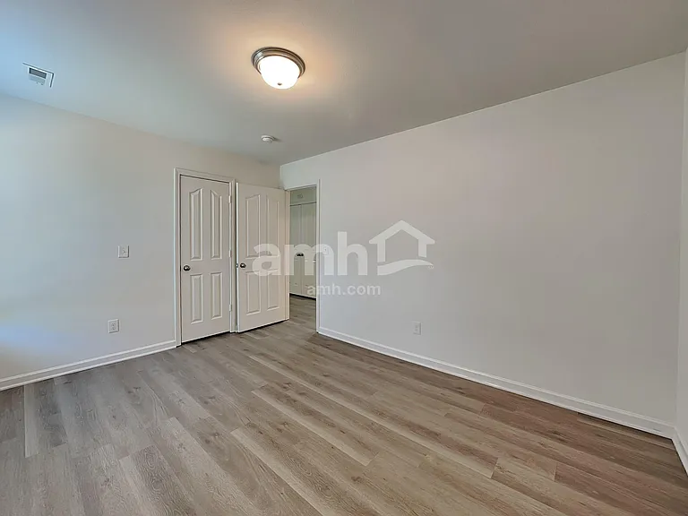 1882 Woodstone Dr — Photo 16