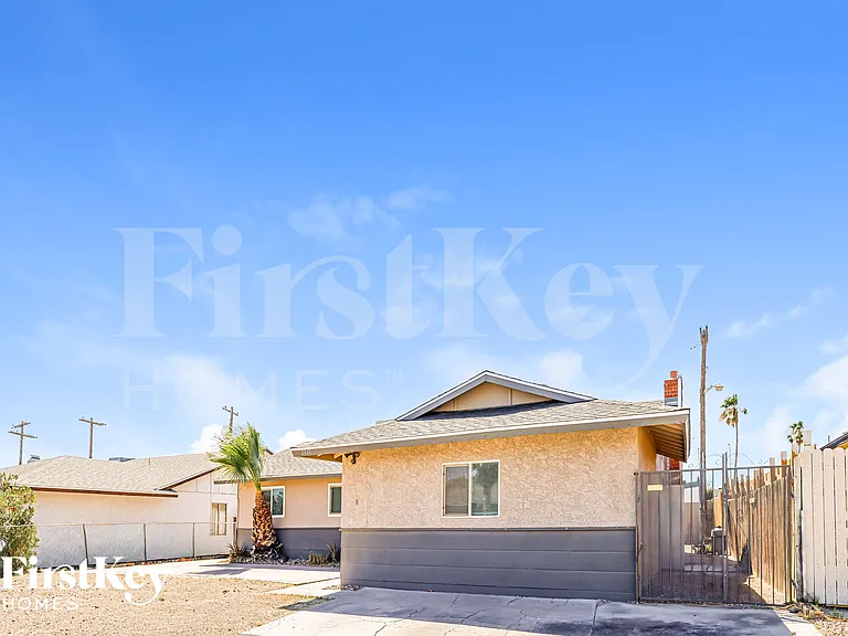4843 Fairfax Ave — Photo 2