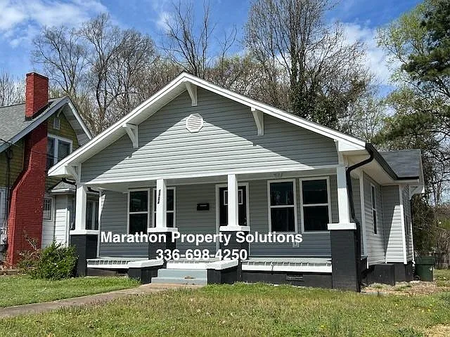 1304 Grove St — Photo 1