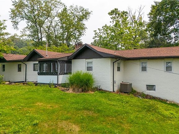 3rd image of 120 Winters Dr