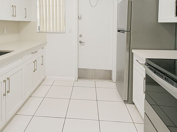 2nd image of 3716-3718 Polk St #3716