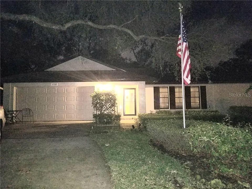 1st image of 112 Mayfair Cir W