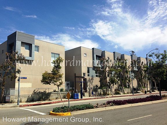 2nd image of 1011 Pico Blvd Unit 15