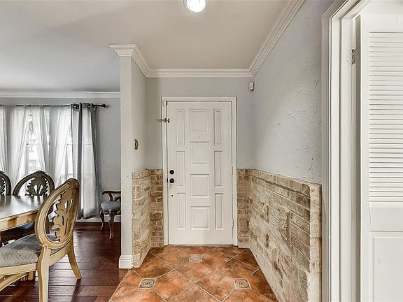 5th image of 3670 Janlyn Ln