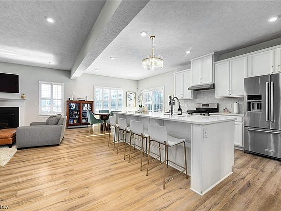 4th image of 3097 Cross Creek Dr