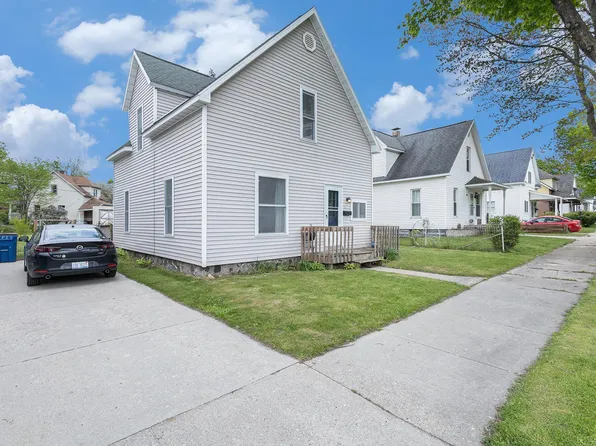 832 Wallace St, Cadillac, MI 49601