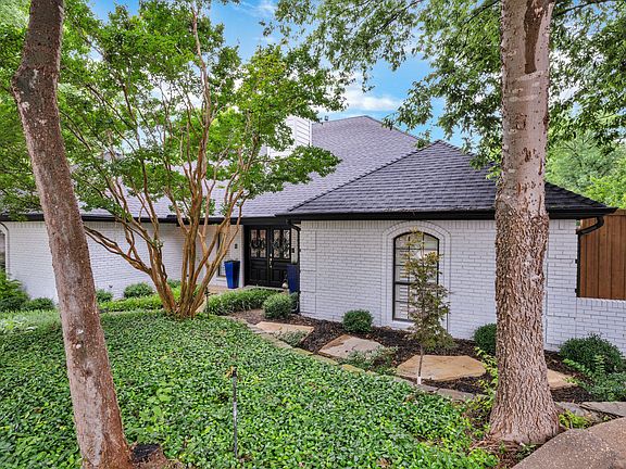 3rd image of 300 Villawood Cir
