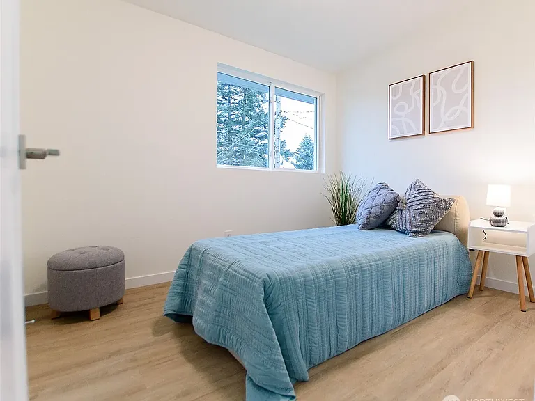 2928 S Webster St — Photo 10