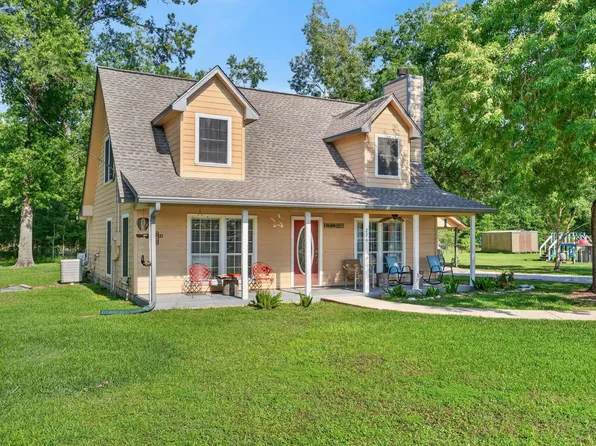 226 Crest Ln, Onalaska, TX 77360