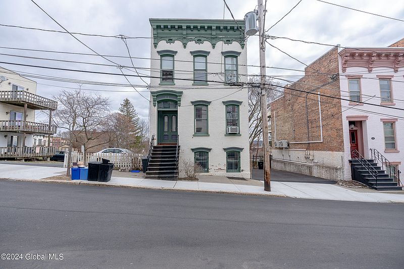 2nd image of 110-112 Philip Street