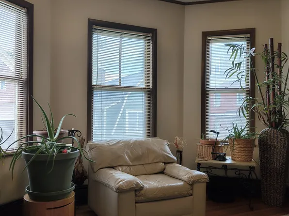 11 Steeves Cir, Somerville, MA 02144