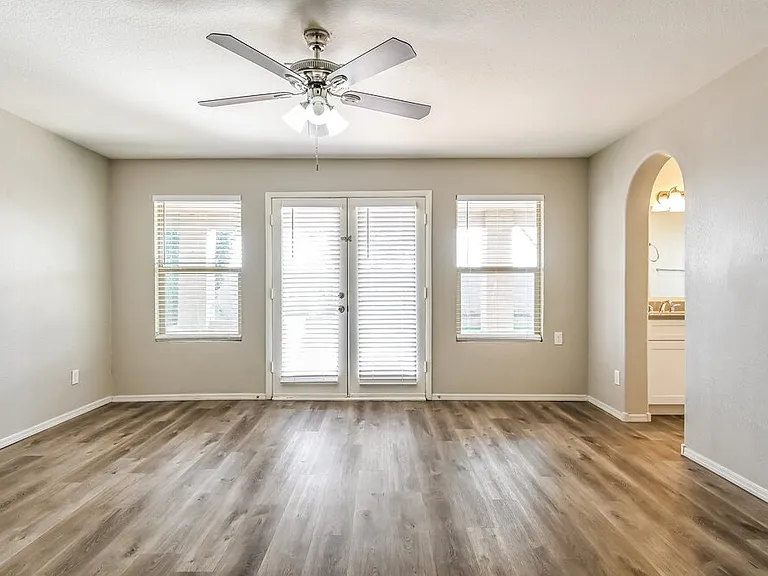 4317 W Electra Ln — Photo 9
