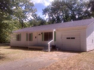 1106 Swift St, Palestine, TX 75801