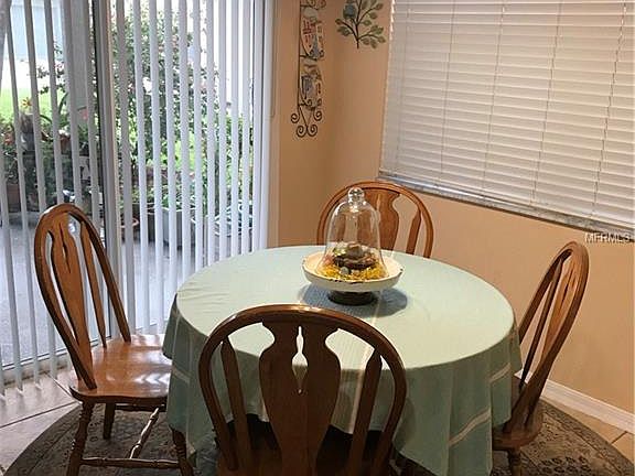 4th image of 4037 Yeats St