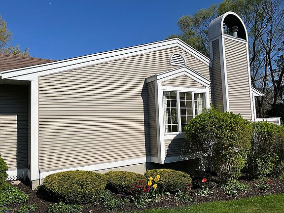 4th image of 292 Appletree Ln