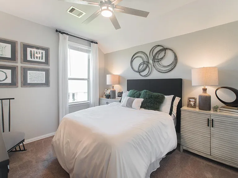 438 Lake Day Dr — Photo 32