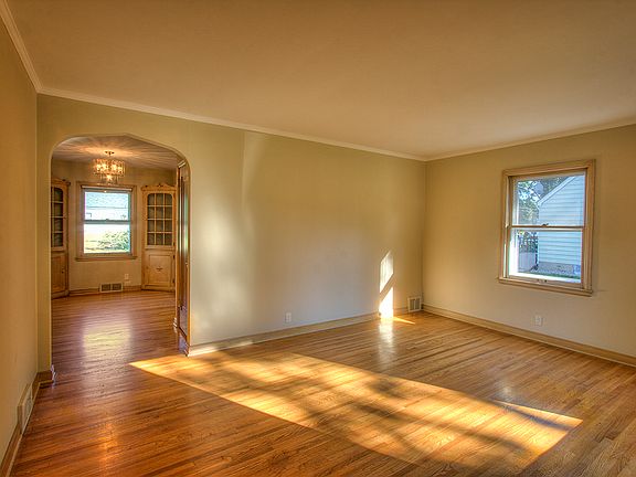 LR looking into the DR