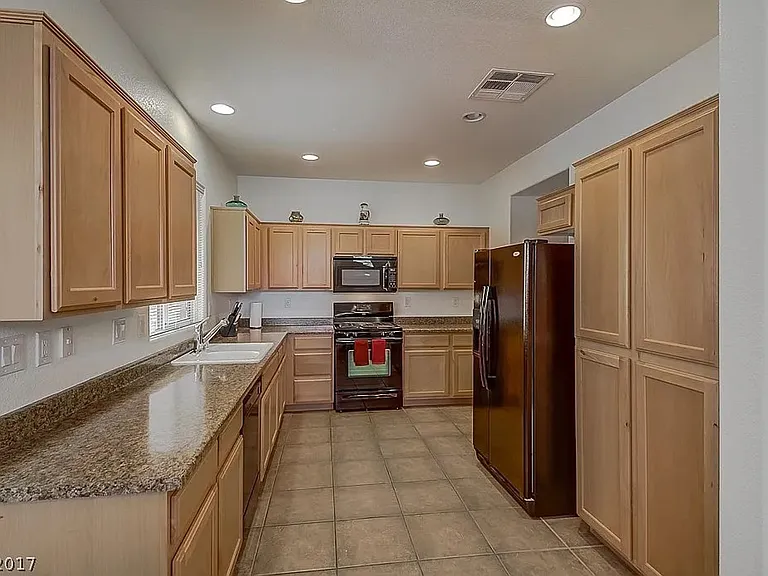 10582 El Cerrito Chico St — Photo 14