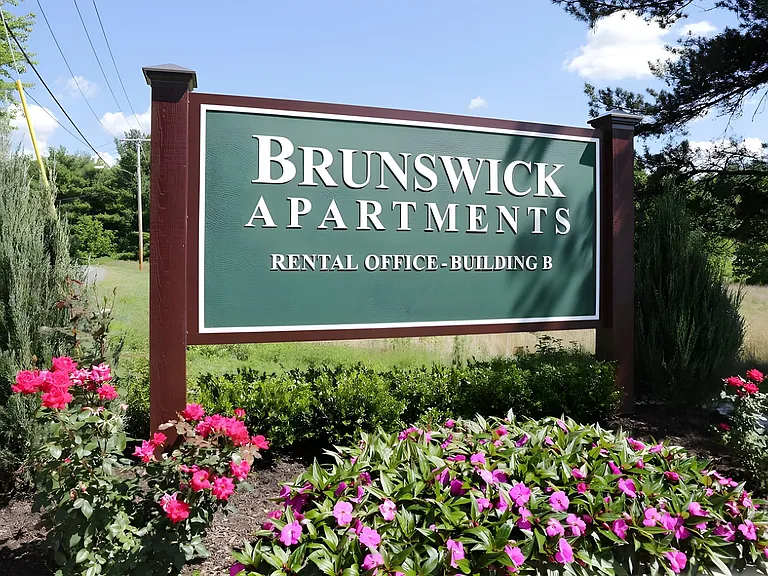 Brunswick Apartments — Photo 6