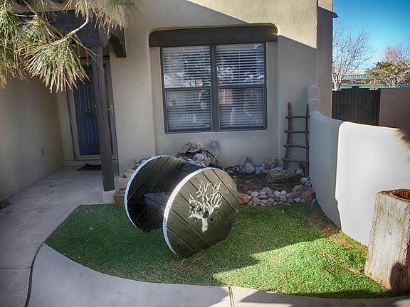 5th image of 11127 Montecillo Dr NE
