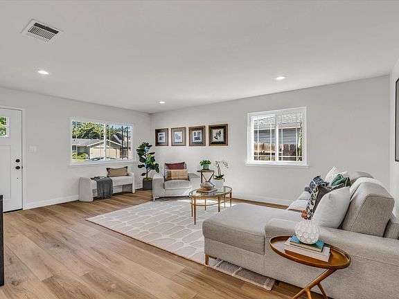 5th image of 223 Camellia Street