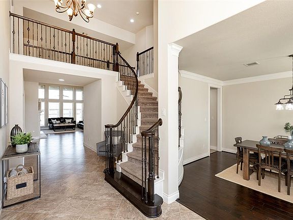 5th image of 2 Veneto Ln