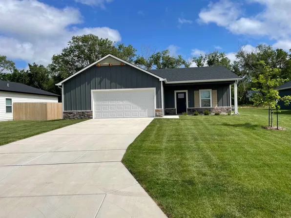 710 Finney Ave, El Dorado, KS 67042