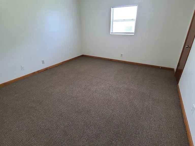 210 W Home St — Photo 6