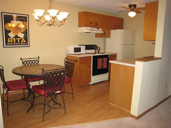 9147 Olson Memorial Hwy #202, Golden Valley, MN 55427