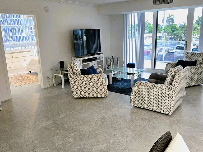 2715 N Ocean Blvd — Photo 27