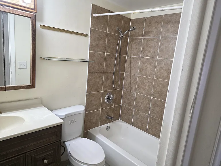1108 Westover Ln #2B — Photo 9