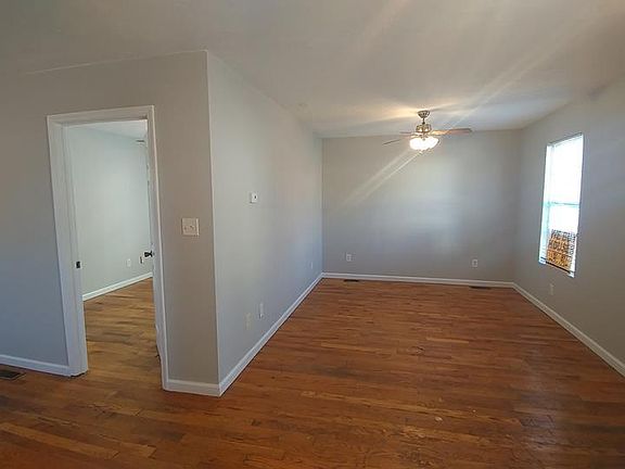 2nd image of 118 Lincoln St